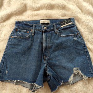 Abercrombie 4" mom denim shorts